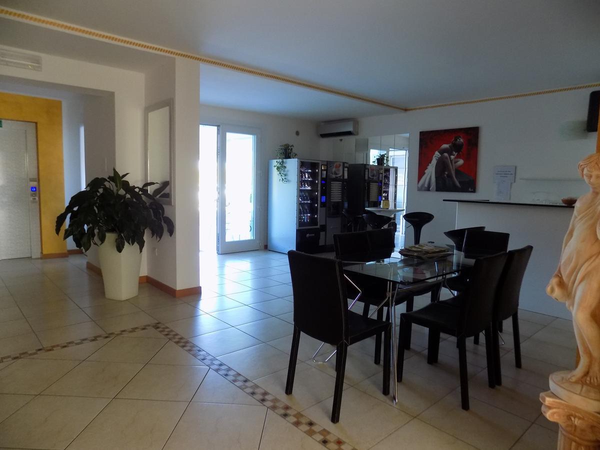 Hotel Residence Sole Фонтанафредда Экстерьер фото